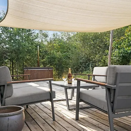 Lovely In With Kitchen Holiday home