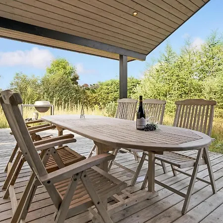 Holiday home Lovely In With Kitchen